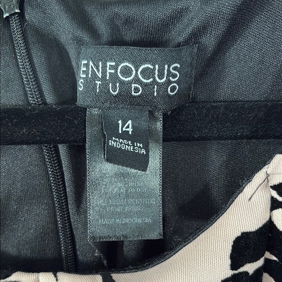 Enfocus Studio Pink and Black Floral Mini Dress - Picture 2 of 6